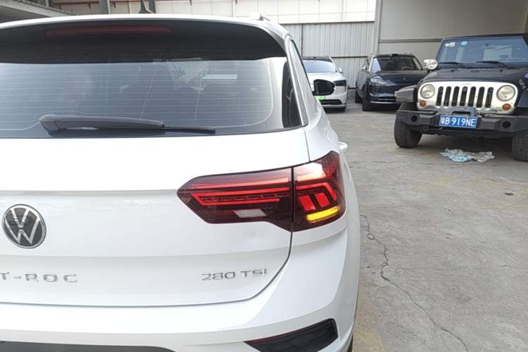 Used Volkswagen T-ROC 2021 Revised Version 280TSI DSG Two-Wheel Drive Elite Connect Edition Right Rear Taillight