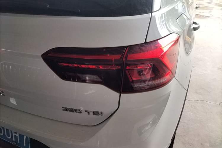 Used Volkswagen T-ROC 2021 280TSI DSG Two-Wheel Drive Comfort Connect Edition Right Rear Taillight