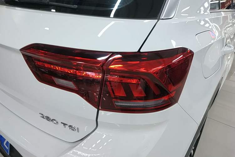 Used Volkswagen T-ROC 2021 280TSI DSG Two-Wheel Drive Comfort Connect Edition Right Rear Taillight