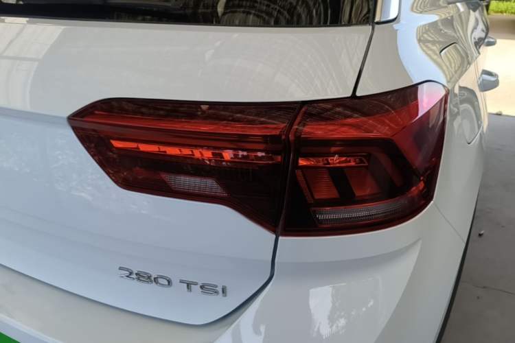 Used Volkswagen T-ROC 2021 Revised Version 280TSI DSG Two-Wheel Drive Comfort & Smart Connectivity Edition Right Rear Taillight