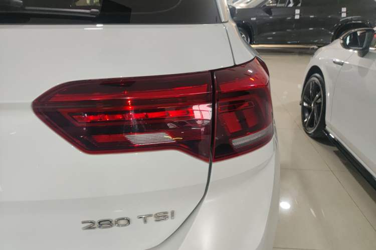 Used Volkswagen T-ROC 2021 280TSI DSG Two-Wheel Drive Comfort Connect Edition Right Rear Taillight