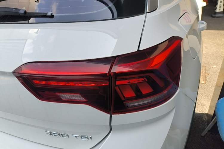 Used Volkswagen T-ROC 2021 280TSI DSG Two-Wheel Drive Comfort Connect Edition Right Rear Taillight