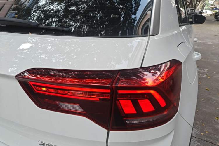 Used Volkswagen T-ROC 2021 280TSI DSG Two-Wheel Drive Elite Connect Edition Right Rear Taillight