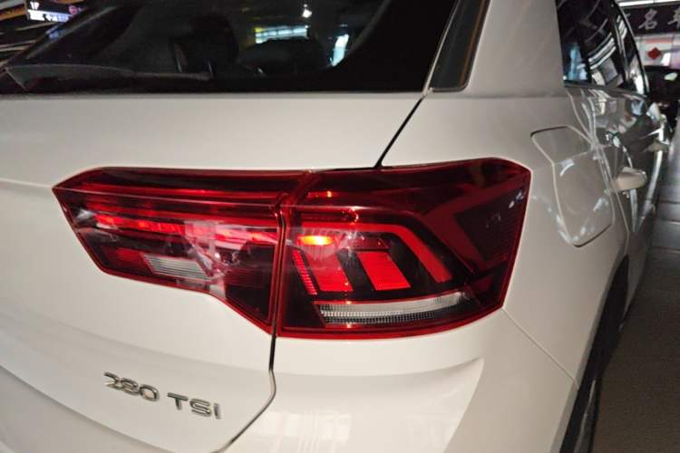 Used Volkswagen T-ROC 2021 Revised Version 280TSI DSG Two-Wheel Drive Elite Connect Edition Right Rear Taillight