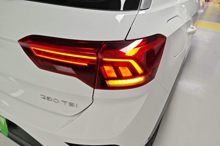 Used Volkswagen T-ROC 2021 Revised Version 280TSI DSG Two-Wheel Drive Elite Connect Edition Right Rear Taillight