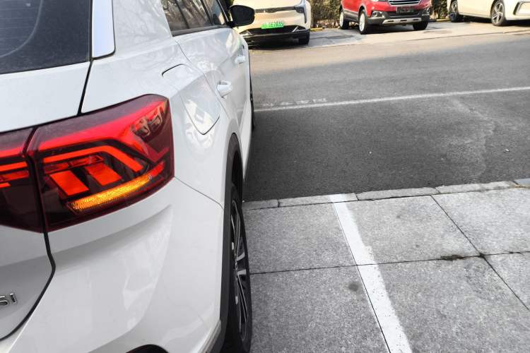 Used Volkswagen T-ROC 2021 280TSI DSG Two-Wheel Drive Comfort Connect Edition Right Rear Taillight