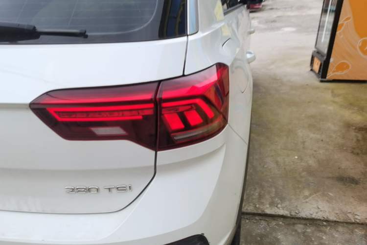 Used Volkswagen T-ROC 2021 280TSI DSG Two-Wheel Drive Elite Connect Edition Right Rear Taillight