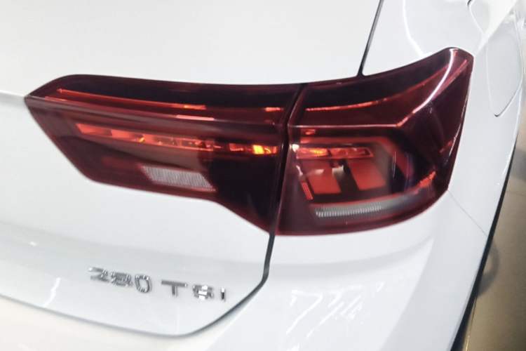 Used Volkswagen T-ROC 2021 280TSI DSG Two-Wheel Drive Comfort Connect Edition Right Rear Taillight