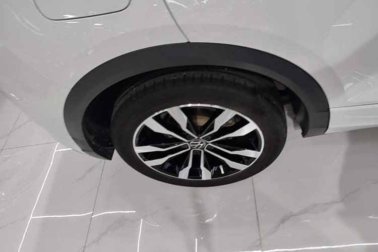 Used Volkswagen T-ROC 2021 280TSI DSG Two-Wheel Drive R-Line Pro Connected Version Right Rear Wheel Hub