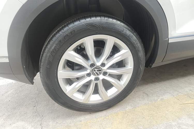 Used Volkswagen T-ROC 2021 Revised Version 280TSI DSG Two-Wheel Drive Elite Connect Edition Right Rear Wheel Hub