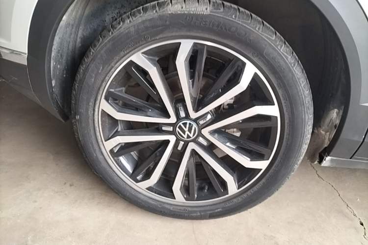 Used Volkswagen T-ROC 2021 280TSI DSG Two-Wheel Drive Comfort Connect Edition Right Rear Wheel Hub