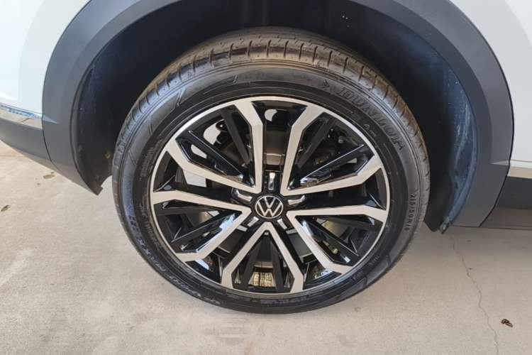 Used Volkswagen T-ROC 2021 Revised Version 280TSI DSG Two-Wheel Drive Comfort & Smart Connectivity Edition Right Rear Wheel Hub
