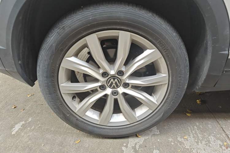 Used Volkswagen T-ROC 2021 280TSI DSG Two-Wheel Drive Elite Connect Edition Right Rear Wheel Hub