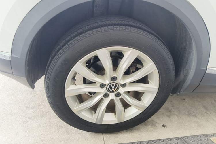 Used Volkswagen T-ROC 2021 Revised Version 280TSI DSG Two-Wheel Drive Elite Connect Edition Right Rear Wheel Hub