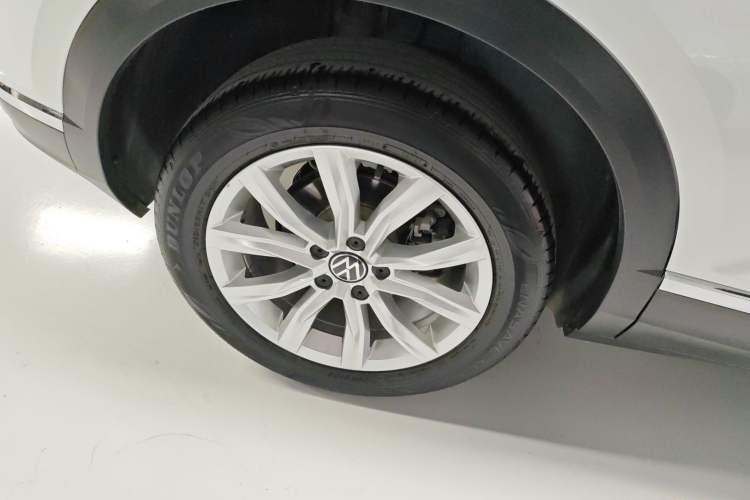 Used Volkswagen T-ROC 2021 Revised Version 280TSI DSG Two-Wheel Drive Elite Connect Edition Right Rear Wheel Hub