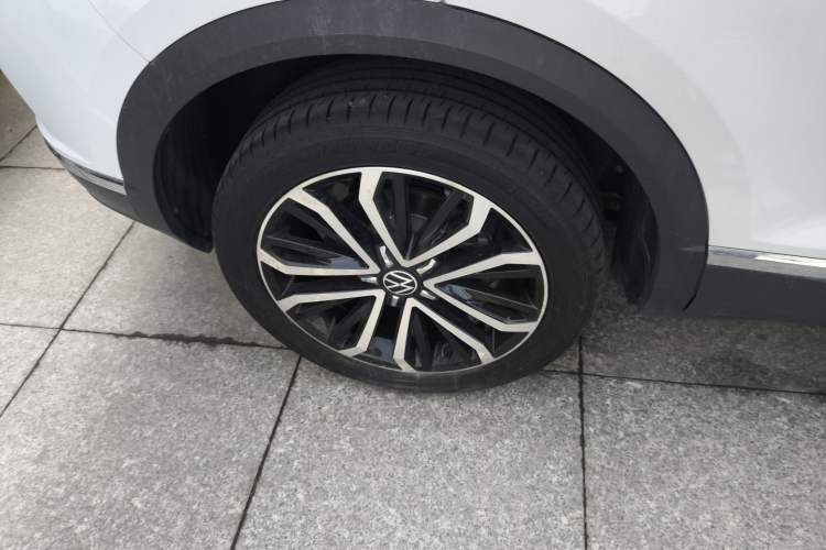 Used Volkswagen T-ROC 2021 280TSI DSG Two-Wheel Drive Comfort Connect Edition Right Rear Wheel Hub
