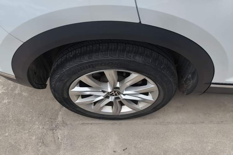 Used Volkswagen T-ROC 2021 Revised Version 280TSI DSG Two-Wheel Drive Elite Connect Edition Right Rear Wheel Hub