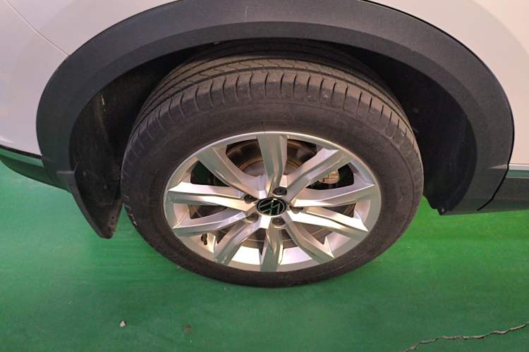 Used Volkswagen T-ROC 2021 280TSI DSG Two-Wheel Drive Elite Connect Edition Right Rear Wheel Hub