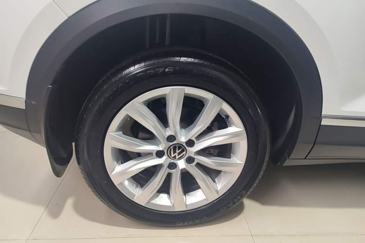 Used Volkswagen T-ROC 2021 280TSI DSG Two-Wheel Drive Elite Connect Edition Right Rear Wheel Hub