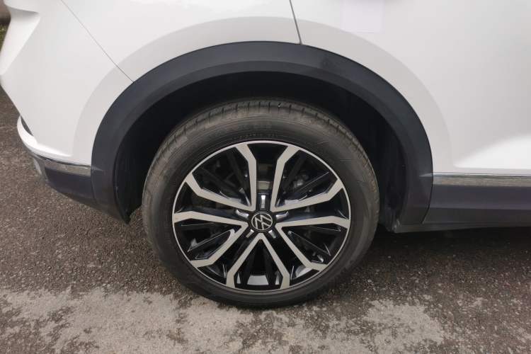 Used Volkswagen T-ROC 2021 Revised Version 280TSI DSG All-Wheel Drive Luxury Connected Edition Right Rear Wheel Hub