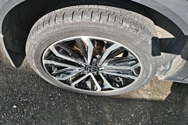 Used Volkswagen T-ROC 2021 280TSI DSG Two-Wheel Drive Comfort Connect Edition Right Rear Wheel Hub