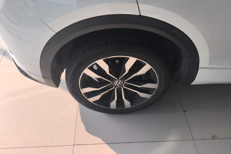 Used Volkswagen T-ROC 2021 280TSI DSG Two-Wheel Drive R-Line Pro Connected Version Right Rear Wheel Hub