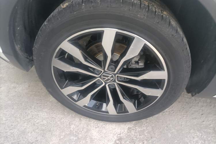 Used Volkswagen T-ROC 2021 280TSI DSG Two-Wheel Drive R-Line Pro Connected Version Right Rear Wheel Hub