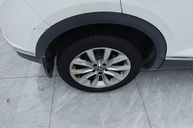 Used Volkswagen T-ROC 2021 Revised Version 280TSI DSG Two-Wheel Drive Elite Connect Edition Right Rear Wheel Hub