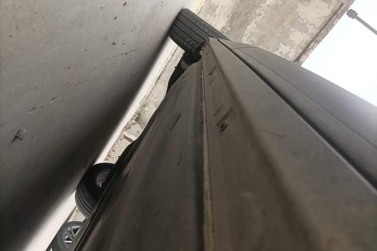 Used Volkswagen T-ROC 2021 280TSI DSG Two-Wheel Drive Elite Connect Edition Right Side Sill