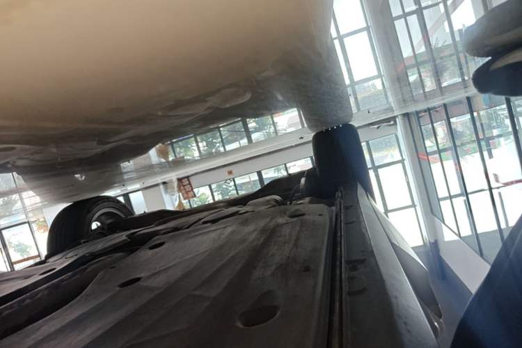Used Volkswagen T-ROC 2021 280TSI DSG Two-Wheel Drive Elite Connect Edition Right Side Sill