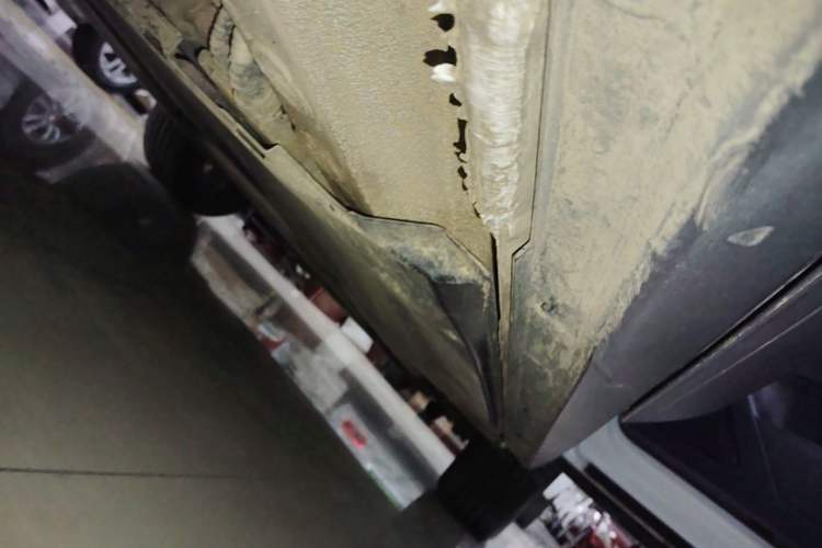 Used Volkswagen T-ROC 2021 280TSI DSG Two-Wheel Drive Comfort Connect Edition Right Side Sill