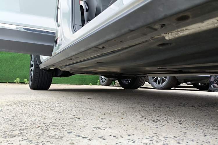 Used Volkswagen T-ROC 2021 280TSI DSG Two-Wheel Drive Comfort Connect Edition Right Side Sill
