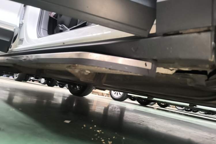 Used Volkswagen T-ROC 2021 280TSI DSG Two-Wheel Drive Comfort Connect Edition Right Side Sill