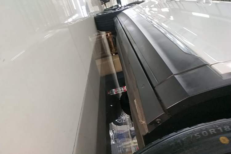 Used Volkswagen T-ROC 2021 280TSI DSG Two-Wheel Drive Comfort Connect Edition Right Side Sill