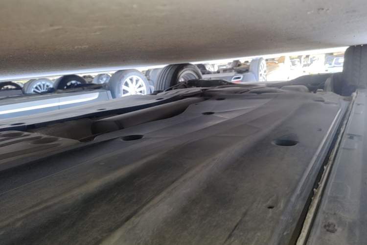 Used Volkswagen T-ROC 2021 280TSI DSG Two-Wheel Drive Elite Connect Edition Right Side Sill