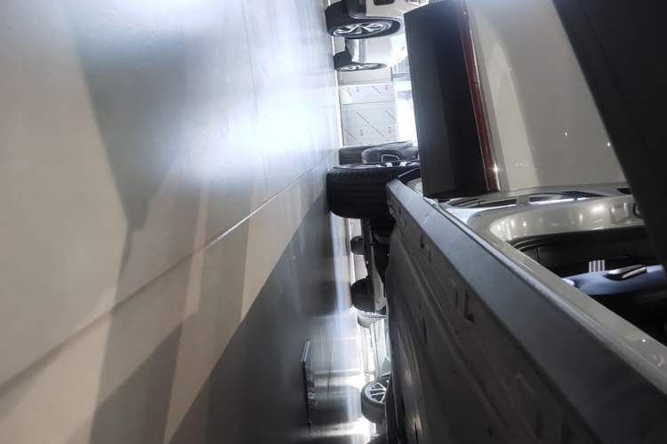 Used Volkswagen T-ROC 2021 280TSI DSG Two-Wheel Drive Comfort Connect 30th Anniversary Edition Right Side Sill