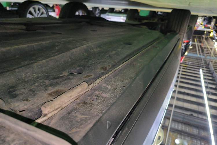 Used Volkswagen T-ROC 2021 280TSI DSG Two-Wheel Drive Elite Connect Edition Right Side Sill