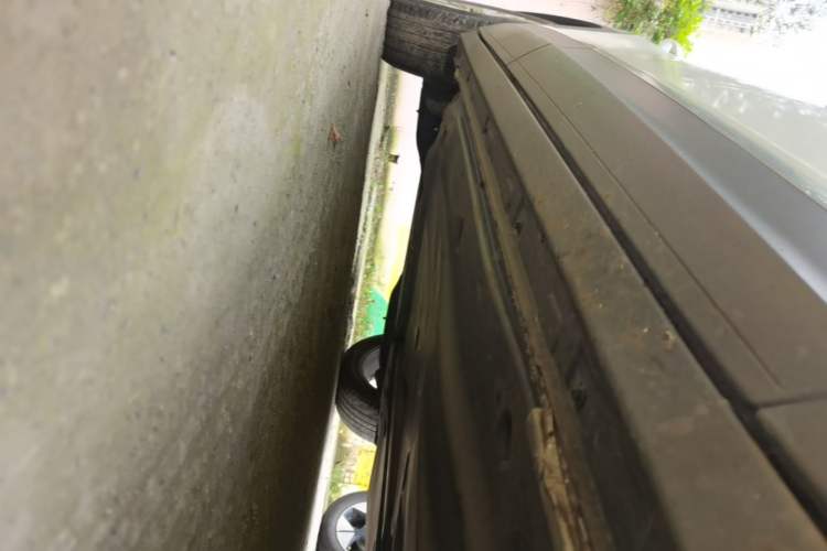 Used Volkswagen T-ROC 2021 280TSI DSG Two-Wheel Drive Elite Connect Edition Right Side Sill