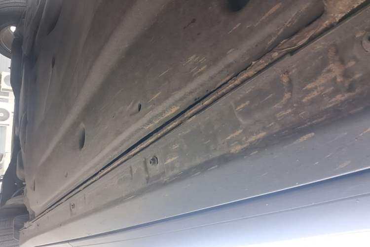 Used Volkswagen T-ROC 2021 280TSI DSG Two-Wheel Drive Elite Connect Edition Right Side Sill