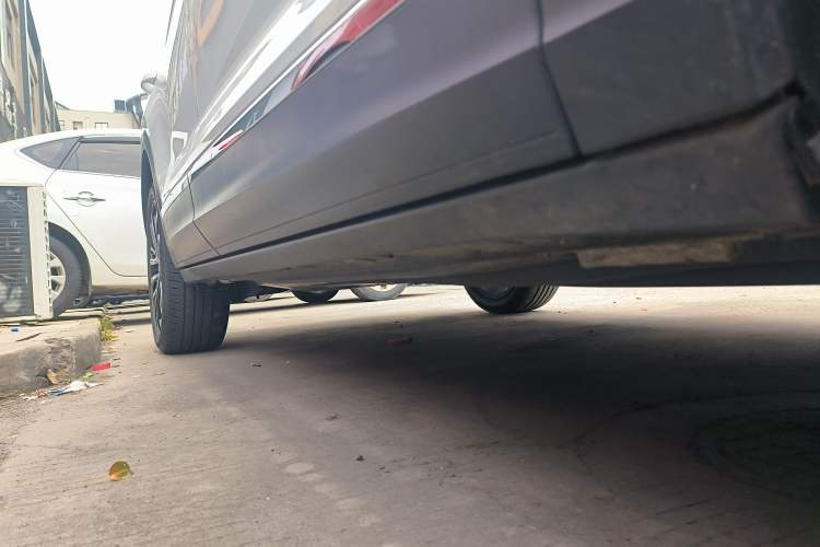 Used Volkswagen T-ROC 2021 280TSI DSG Two-Wheel Drive Comfort Connect 30th Anniversary Edition Right Side Sill