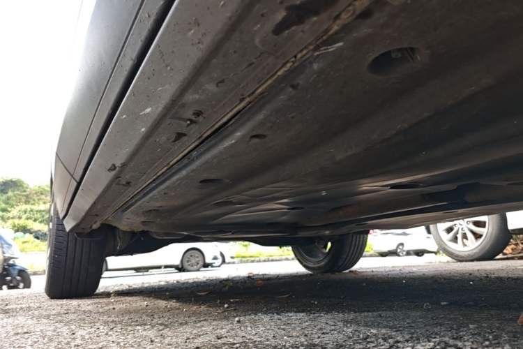 Used Volkswagen T-ROC 2021 280TSI DSG Two-Wheel Drive Comfort Connect Edition Right Side Sill