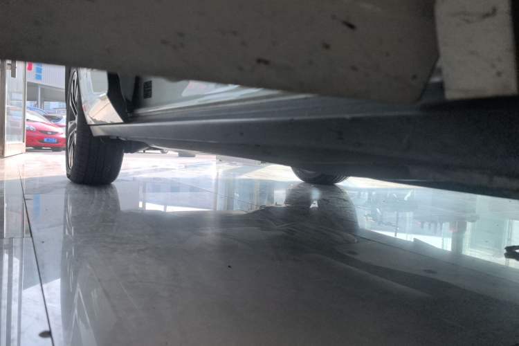 Used Volkswagen T-ROC 2021 280TSI DSG Two-Wheel Drive R-Line Pro Connected Version Right Side Sill