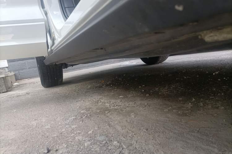 Used Volkswagen T-ROC 2021 280TSI DSG Two-Wheel Drive R-Line Pro Connected Version Right Side Sill