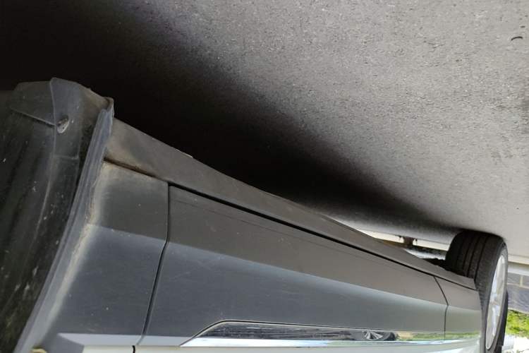 Used Volkswagen T-ROC 2021 280TSI DSG Two-Wheel Drive Elite Connect Edition Right Side Sill
