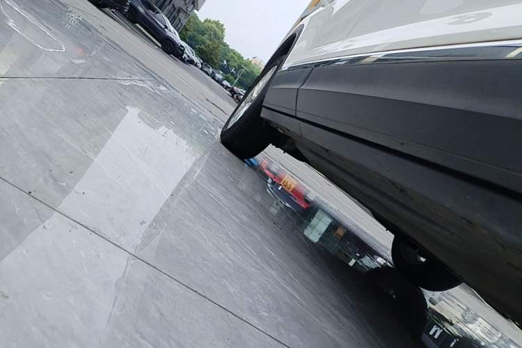 Used Volkswagen T-ROC 2021 Revised Version 280TSI DSG Two-Wheel Drive Elite Connect Edition Right Side Sill