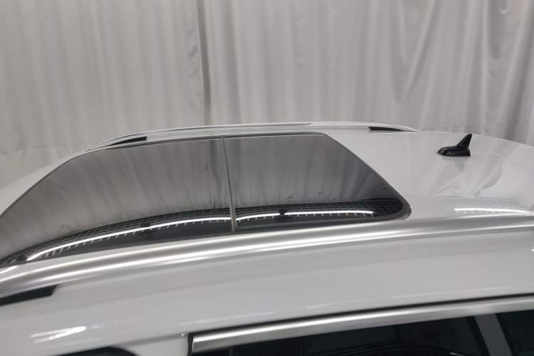 Used Volkswagen T-ROC 2021 280TSI DSG Two-Wheel Drive Comfort Connect Edition Roof