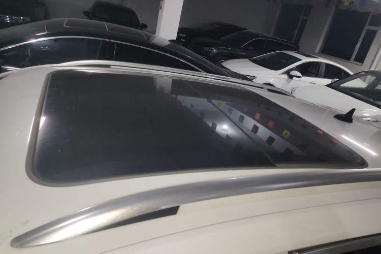 Used Volkswagen T-ROC 2021 280TSI DSG Two-Wheel Drive Elite Connect Edition Roof