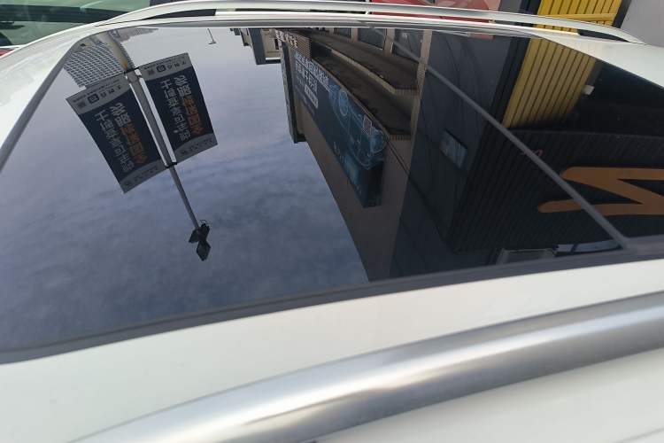 Used Volkswagen T-ROC 2021 280TSI DSG Two-Wheel Drive Comfort Connect 30th Anniversary Edition Roof