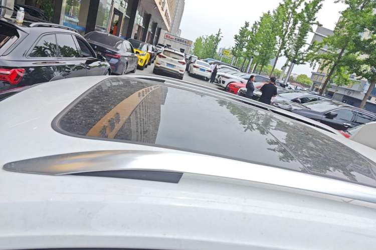 Used Volkswagen T-ROC 2021 280TSI DSG Two-Wheel Drive Comfort Connect Edition Roof