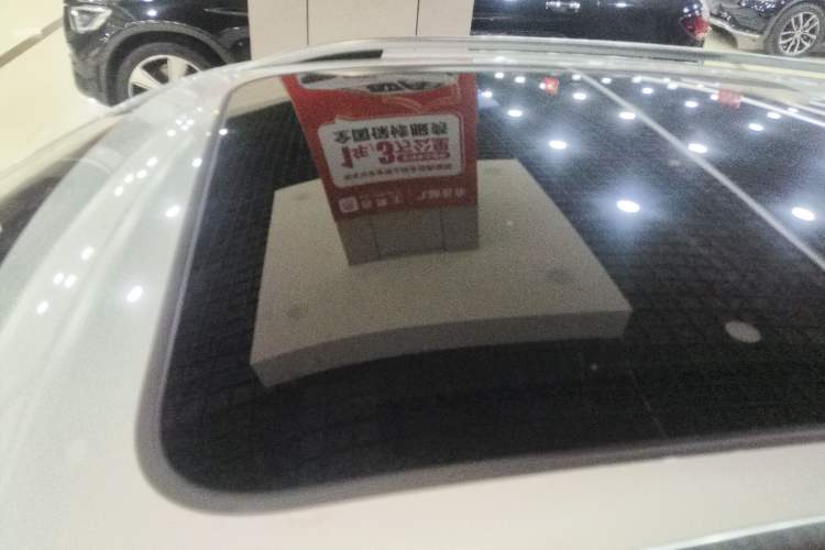 Used Volkswagen T-ROC 2021 280TSI DSG Two-Wheel Drive Elite Connect Edition Roof